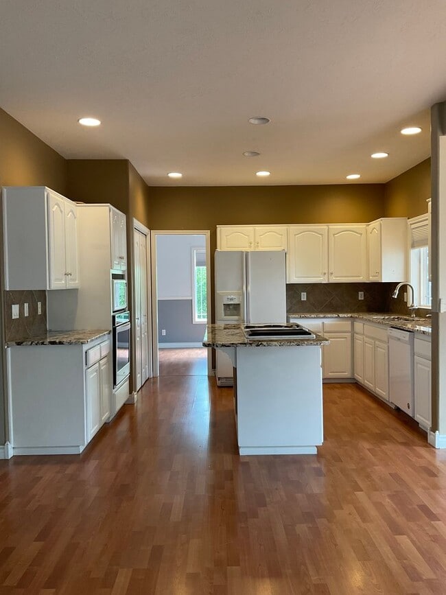 Building Photo - 388 Pintail Ct SE