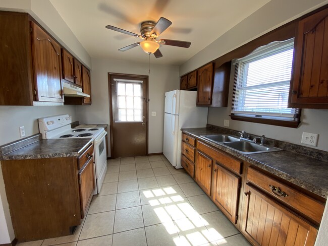 Foto del edificio - 409 E 3rd St