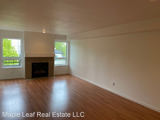 Building Photo - 1 br, 1 bath House - 9222 Roosevelt Way NE...