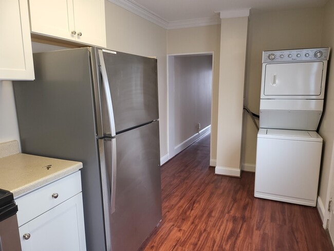 Building Photo - 110 E South St