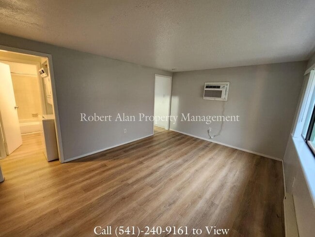 Building Photo - 320 NW 14th St