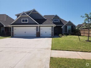Building Photo - 16013 Dahlia Rd