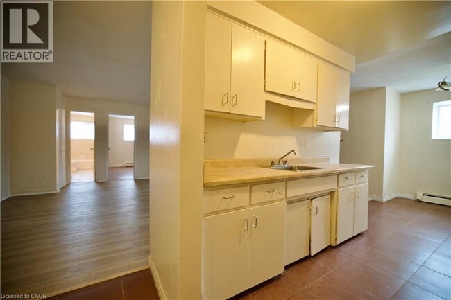 Building Photo - 223 Heiman St