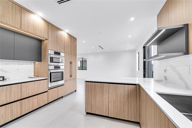 Foto del edificio - 6535 SW 26th St