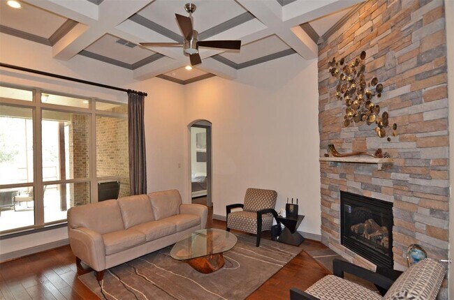 Foto del edificio - 12812 Black Hills Dr
