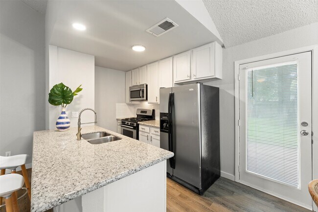 Foto del edificio - 1123 Rock Canyon Dr