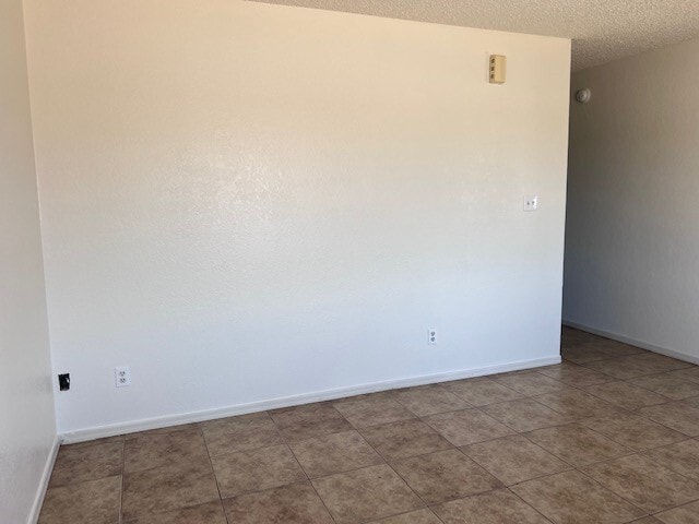 Building Photo - 2181 Clearwater Dr