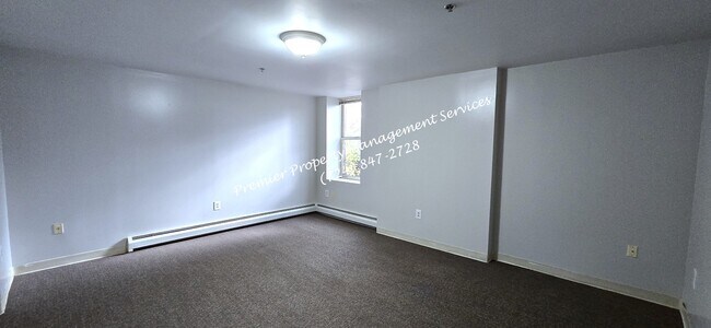 Building Photo - 314 E Lincoln Ave