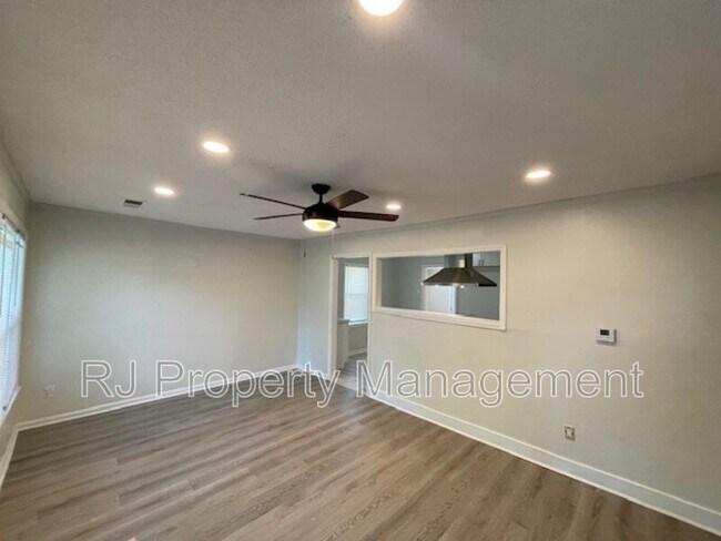 Foto del edificio - 4380 Reed Ave