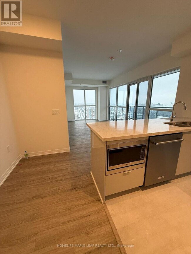 Building Photo - 15 Watergarden Dr