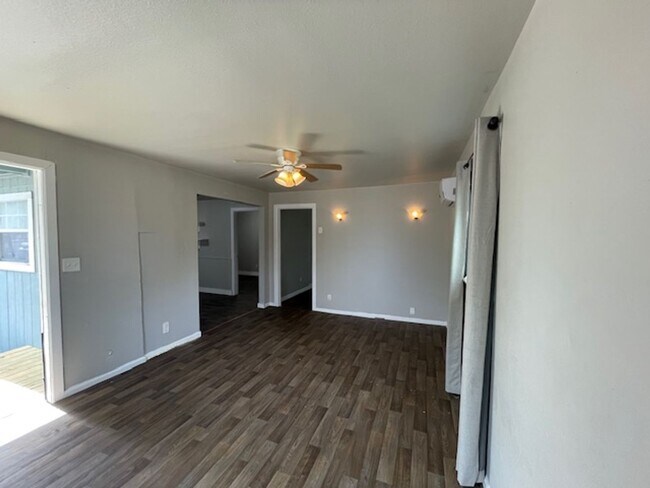 Foto del edificio - (5% Medical Monthly Discount) 1/2 off first months rent-Section 8 voucher Accepted-Charming 2 Bed...