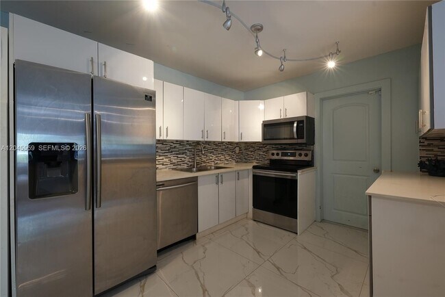 Foto del edificio - 7304 McKinley St