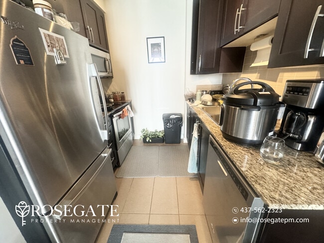 Building Photo - Modern 1-Bedroom Condo with Parking & Private Balcony in Mississauga