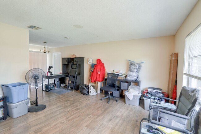 Foto del edificio - 3086 Bluebrook Dr