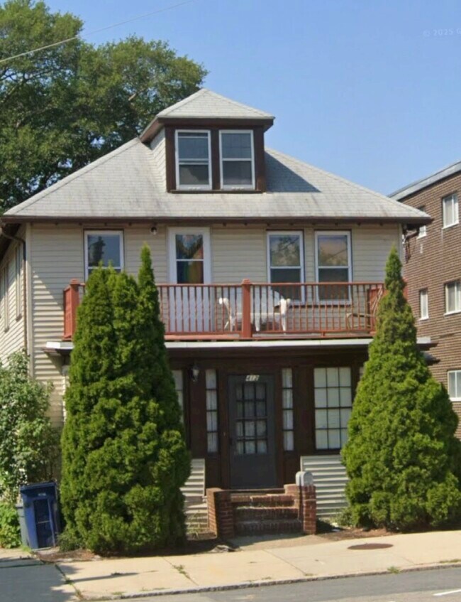 Foto del edificio - 412 Belgrade Ave