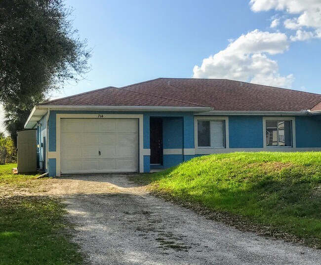 Foto del edificio - 714 Harold Ave S