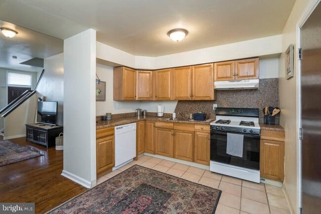 Building Photo - 1619 Master St