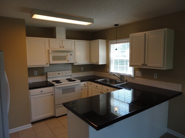 Foto del edificio - 1754 Springfield Farm Ct