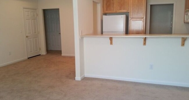 Foto del edificio - 2 bedroom Duplex in Carson City For Rent