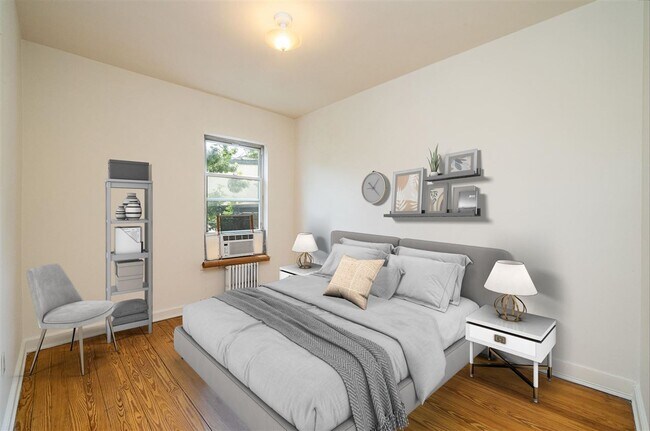Building Photo - 221 Pavonia Ave