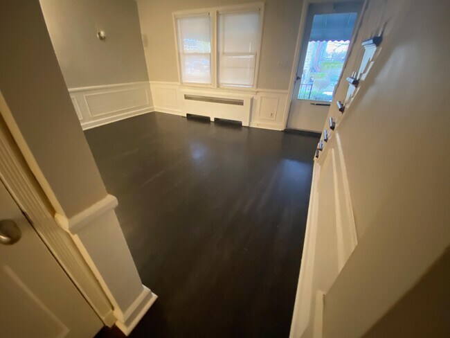 Building Photo - 602 Whitmore Ave