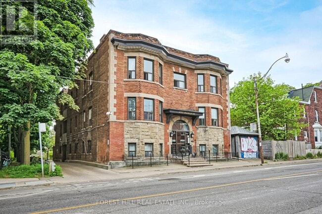Photo du bâtiment - 333-333 Harbord St