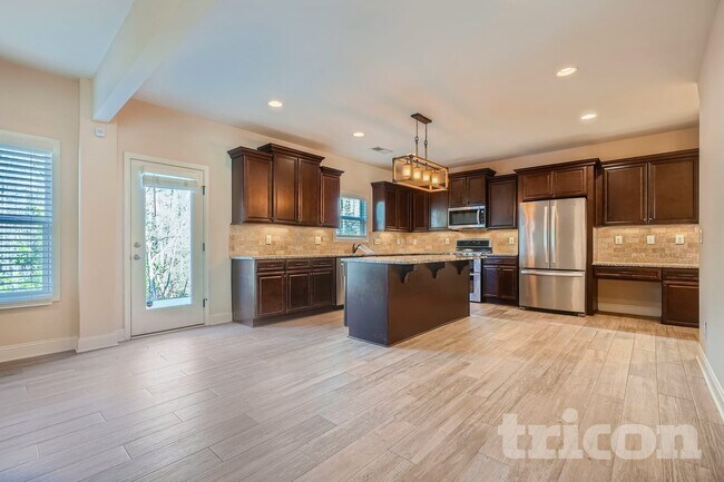 Building Photo - 922 Ashton Park Dr SW