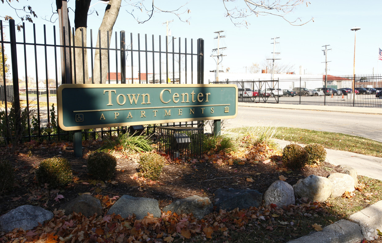 Foto del edificio - Town Center Apartments
