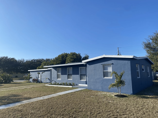 Building Photo - 2901 Garden Terrace NE