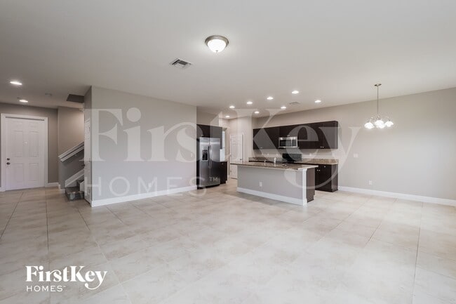 Building Photo - 1183 NW Leonardo Cir