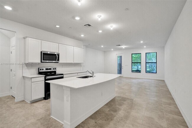 Foto del edificio - 8339 NW 7th Pl