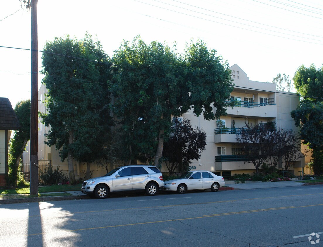 Building Photo - Residential Condominium
