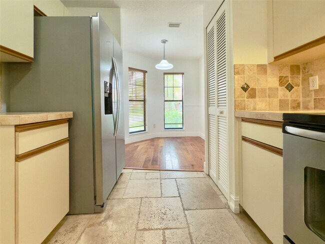 Foto del edificio - 10253 Riverbend Terrace