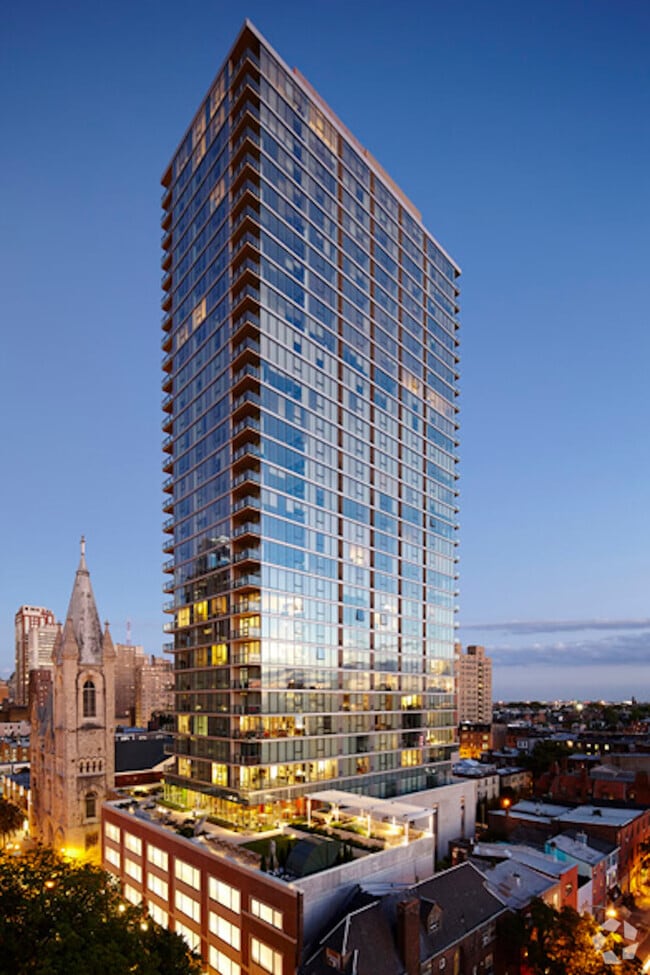Building Photo - 2116 Chestnut