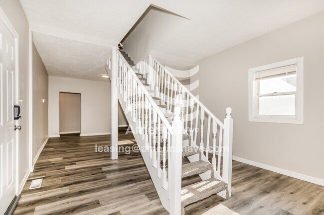 Foto del edificio - 417 W 6th St