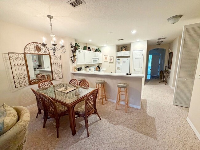 Foto del edificio - Fully Furnished 3/2 Condo In Canopy Walk with great amenities!