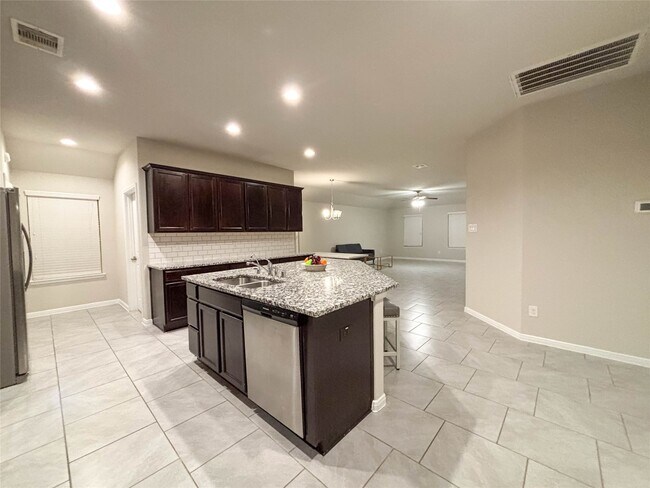 Foto del edificio - 3747 McDonough Way
