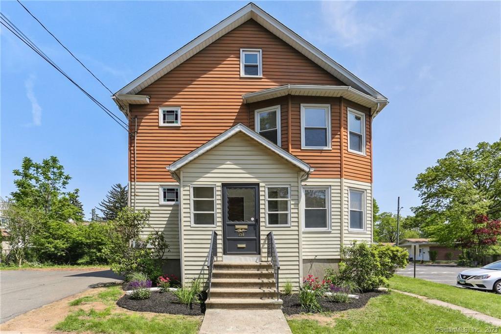 Primary Photo - 139 Albany Ave