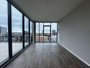 Building Photo - 26 N Sangamon St