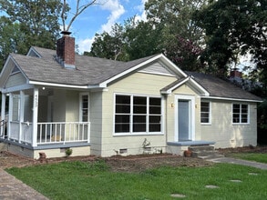 Building Photo - 4650 Manila Dr