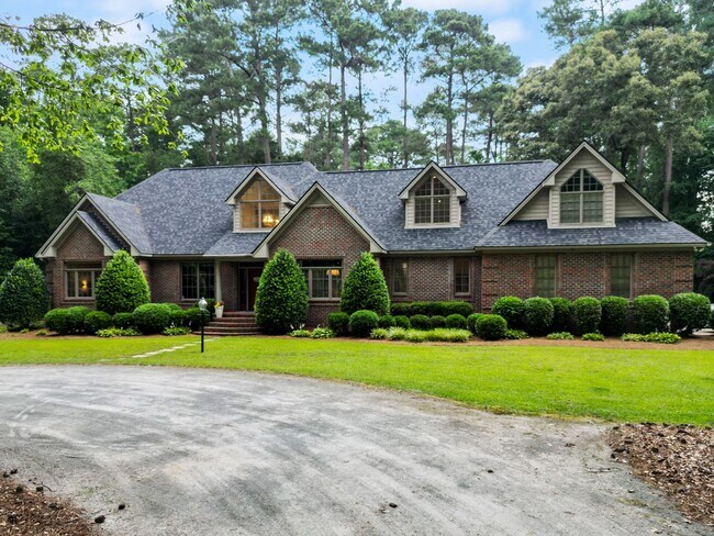 Building Photo - 1801 W New Hope Rd