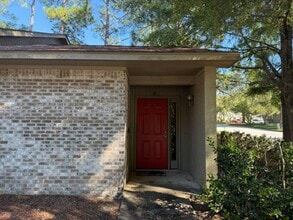 Building Photo - 1024 Stonegate Dr