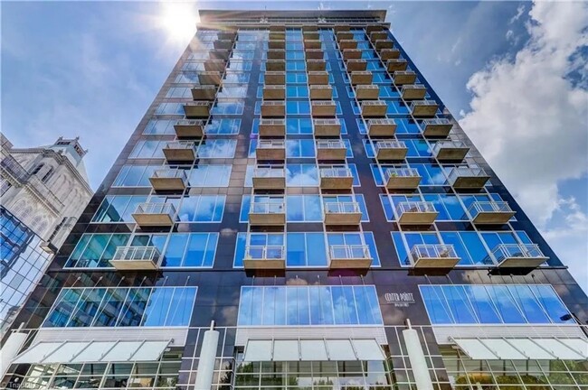 Building Photo - High-Rise Luxury 2 bedroom 2 bathroom cond...