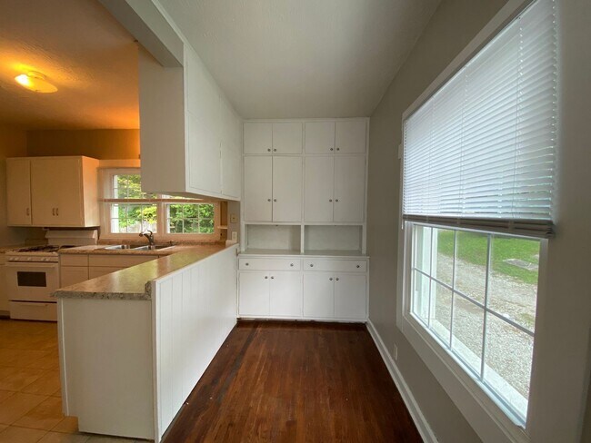 Foto del edificio - Available August 20th, 2026!