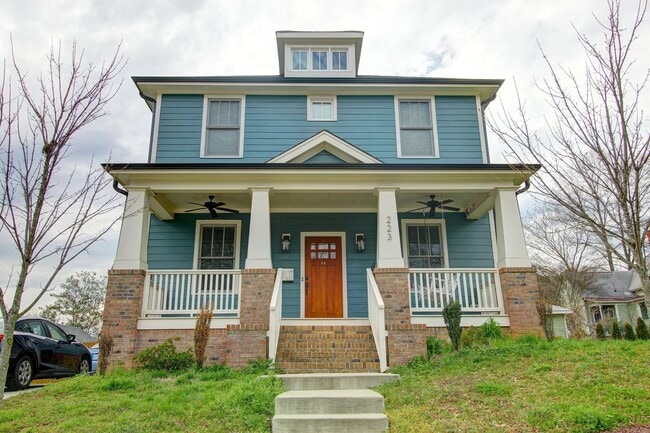 Photo - 223 N Elizabeth St House
