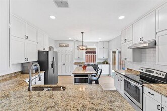 Building Photo - 5705 Piedra Dr
