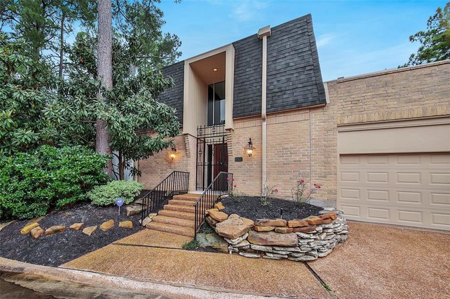 Building Photo - 10154 Memorial Dr