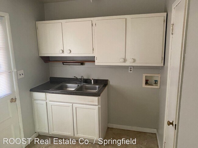 Building Photo - 3 br, 1 bath House - 503 Portage Path