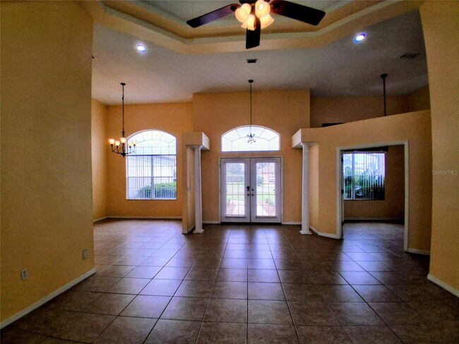 Foto del edificio - 3392 St Ives Blvd