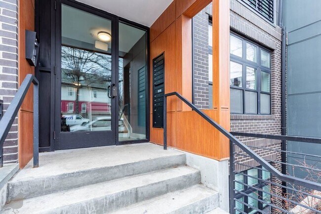 Foto del edificio - 4326 Georgia Ave NW